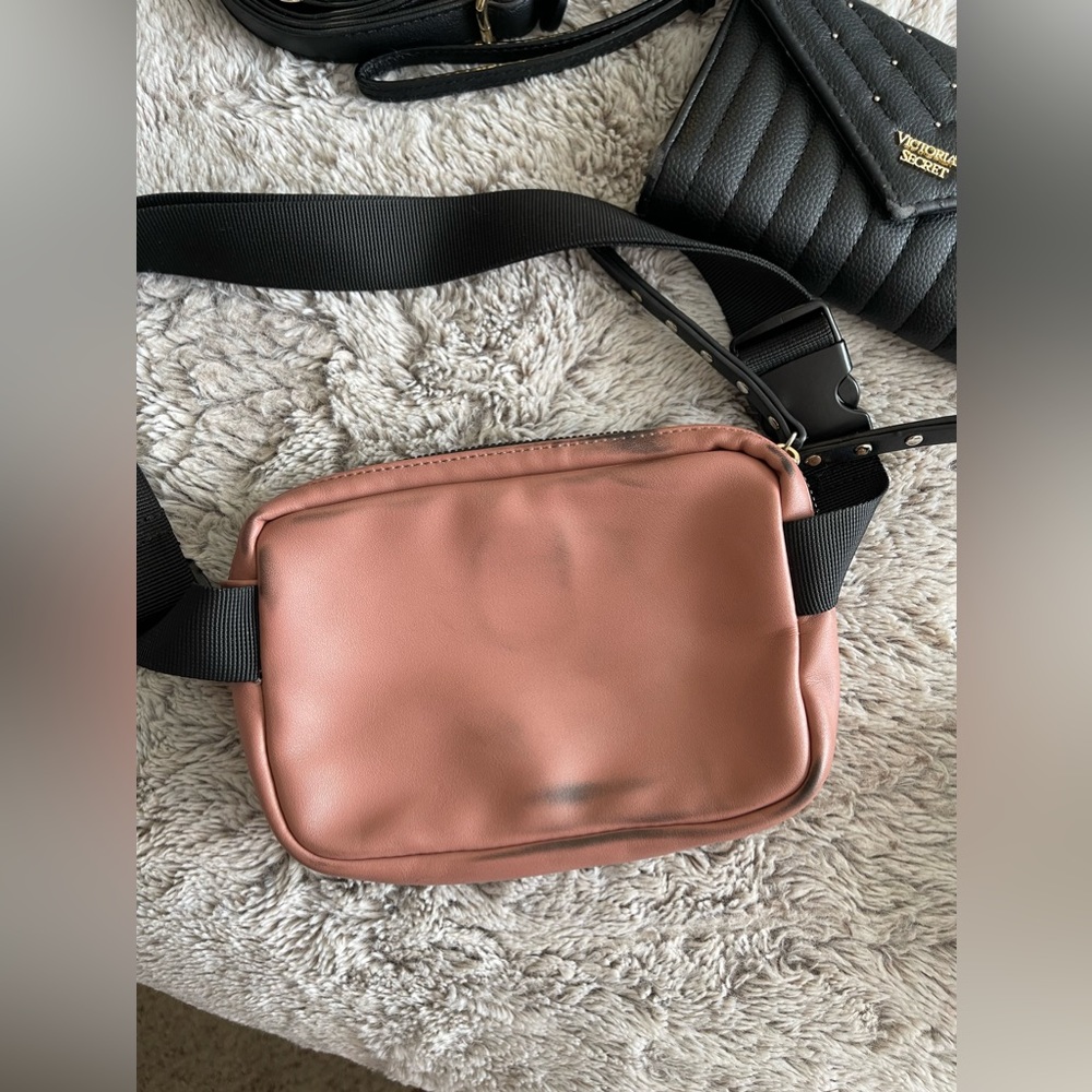 Purses/Wallet/Belt Lot - Picture 6 of 15